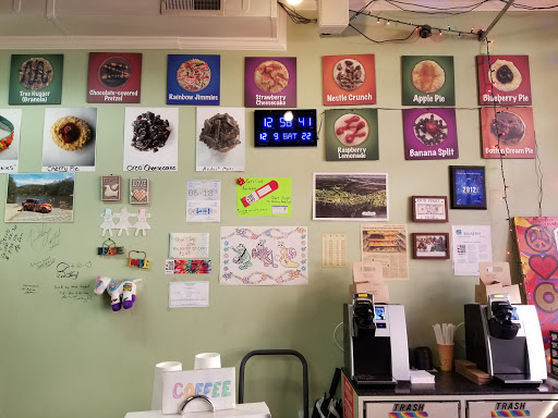 Donut Shop «Peace, Love and Little Donuts of Oakland», reviews and photos, 118 Meyran Ave, Pittsburgh, PA 15213, USA