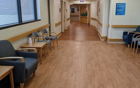 Endeavor Health Highland Park Hospital image