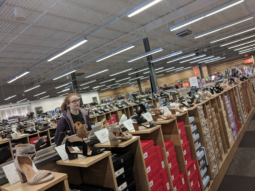 Shoe Store «DSW Designer Shoe Warehouse», reviews and photos, 2601 Plainfield Rd b, Joliet, IL 60435, USA