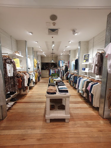 La Dolfina Uruguay - Punta Carretas Shopping - Tienda de ropa