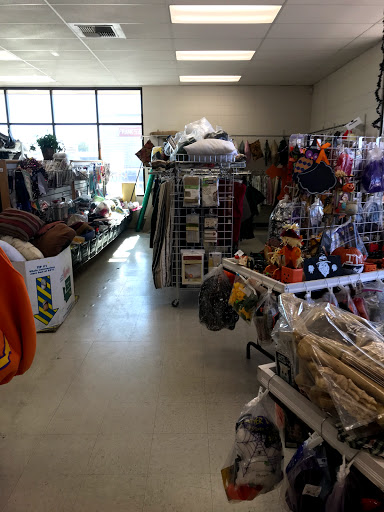 Thrift Store «Salvation Army Retail Thrift Store - Union Gap», reviews and photos, 2615 Main St, Union Gap, WA 98903, USA