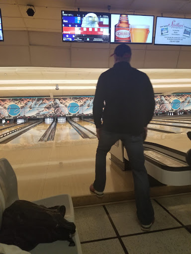 Bowling Alley «Camelot Bowl», reviews and photos, 801 Beltline Rd, Collinsville, IL 62234, USA