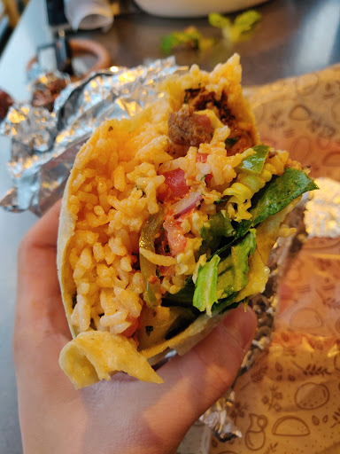 Mexican Restaurant «Chipotle Mexican Grill», reviews and photos, 915 E Oak St, Conway, AR 72032, USA