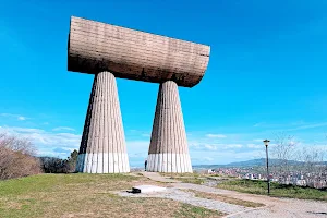 Monument to the heroic miners from NOB image
