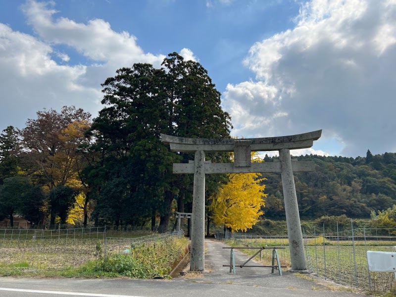 富士見町下合瀬 鏡神社