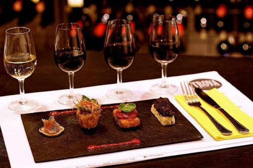 Wine Bar «Mouse Trap Cafe Wine and Cheese Bar, Full Bar», reviews and photos, 203 Broadway, Amityville, NY 11701, USA