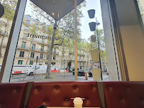 Atmosphère du Restaurant servant le petit-déjeuner Pret A Manger Miromesnil à Paris - n°2