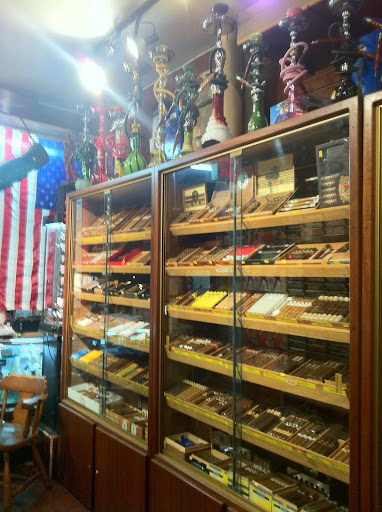 Tobacco Shop «Smoke Scene 7th Ave», reviews and photos, 845 7th Ave, New York, NY 10019, USA