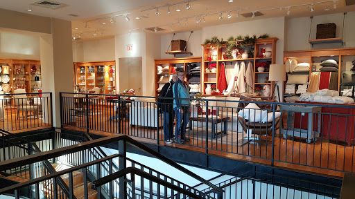 Furniture Store «Pottery Barn», reviews and photos, 2700 Clarendon Blvd r100, Arlington, VA 22201, USA