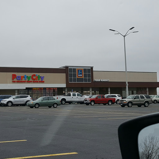 Supermarket «ALDI», reviews and photos, 1248 S Broad St, Wallingford, CT 06492, USA