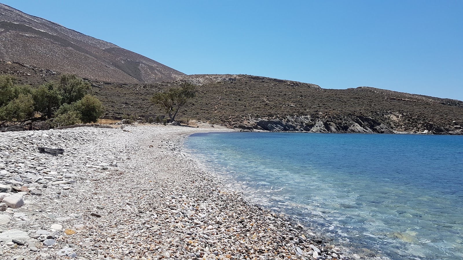 Lia beach'in fotoğrafı birden fazla küçük koy ile birlikte
