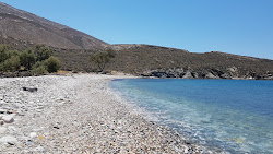Lia beach'in fotoğrafı birden fazla küçük koy ile birlikte