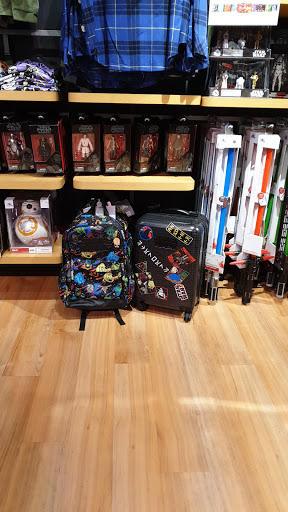 Toy Store «Disney Store», reviews and photos, 12401 Wayzata Blvd, Minnetonka, MN 55305, USA