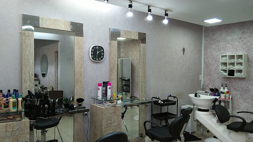 Logo da empresa - Studio T Cabelo e Estética