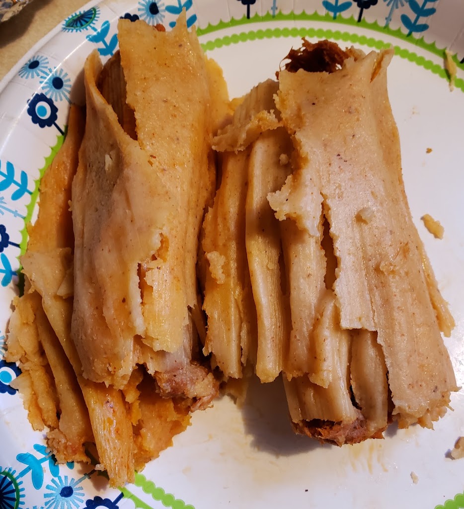 Liz's Tamale House 81006