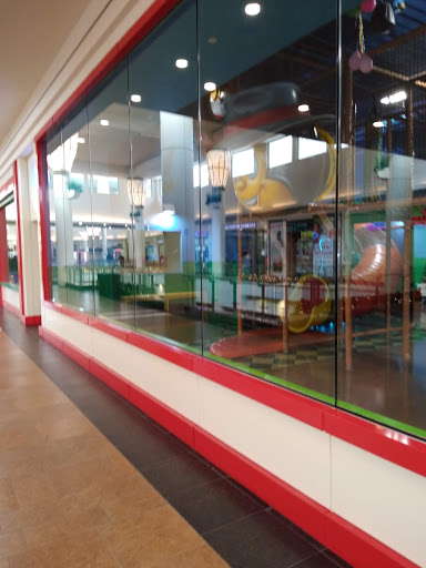 Shopping Mall «Bay Plaza Shopping Center», reviews and photos, 2100 Bartow Ave, Bronx, NY 10475, USA