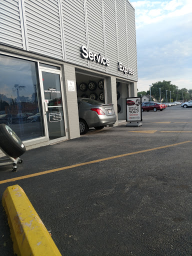 Car Dealer «Continental Nissan», reviews and photos, 5750 South La Grange Road, Countryside, IL 60525, USA