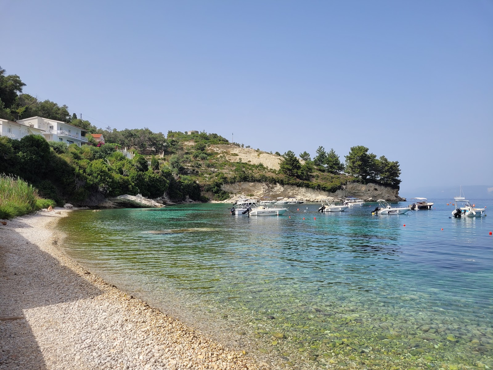 Photo de Paralia Loggos avec petite baie