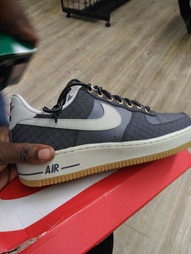 Shopping Mall «Westside Shopping Center», reviews and photos, 2413 Frederick Ave, Baltimore, MD 21223, USA