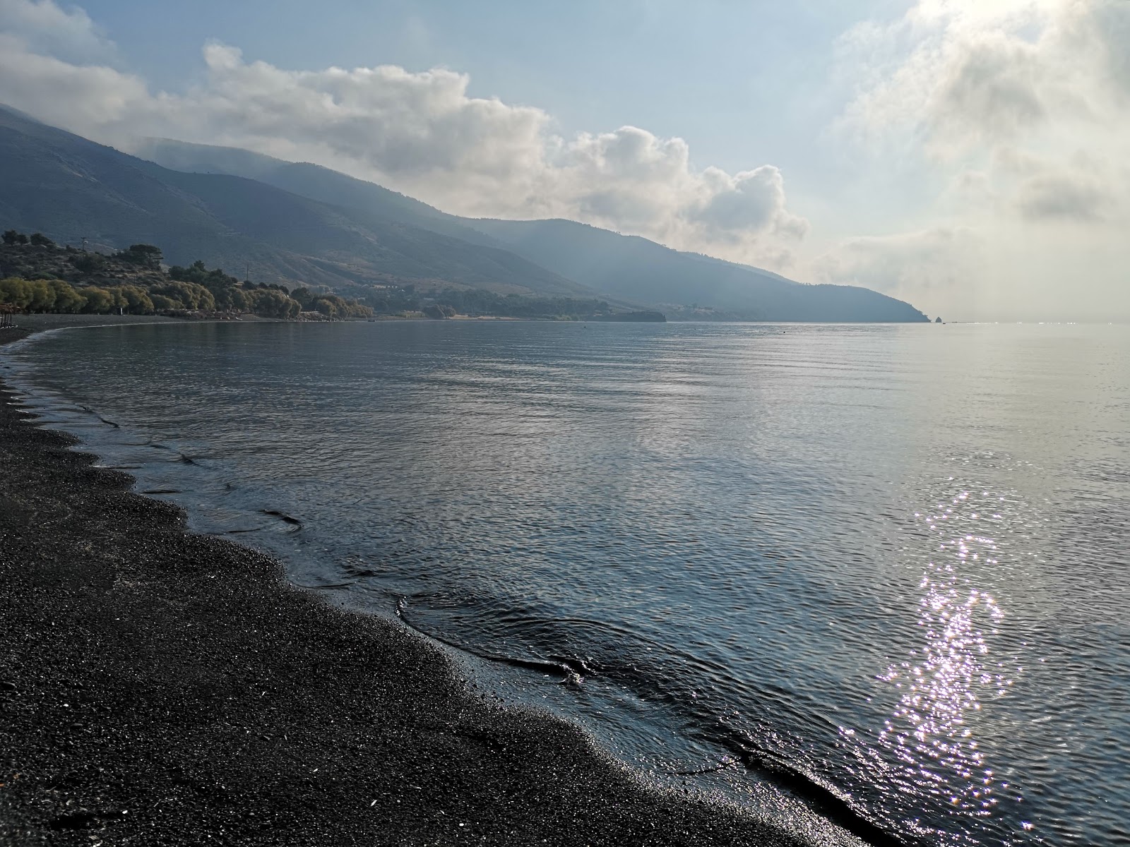 Fotografie cu Paralia Charamida zonă de stațiune de pe plajă