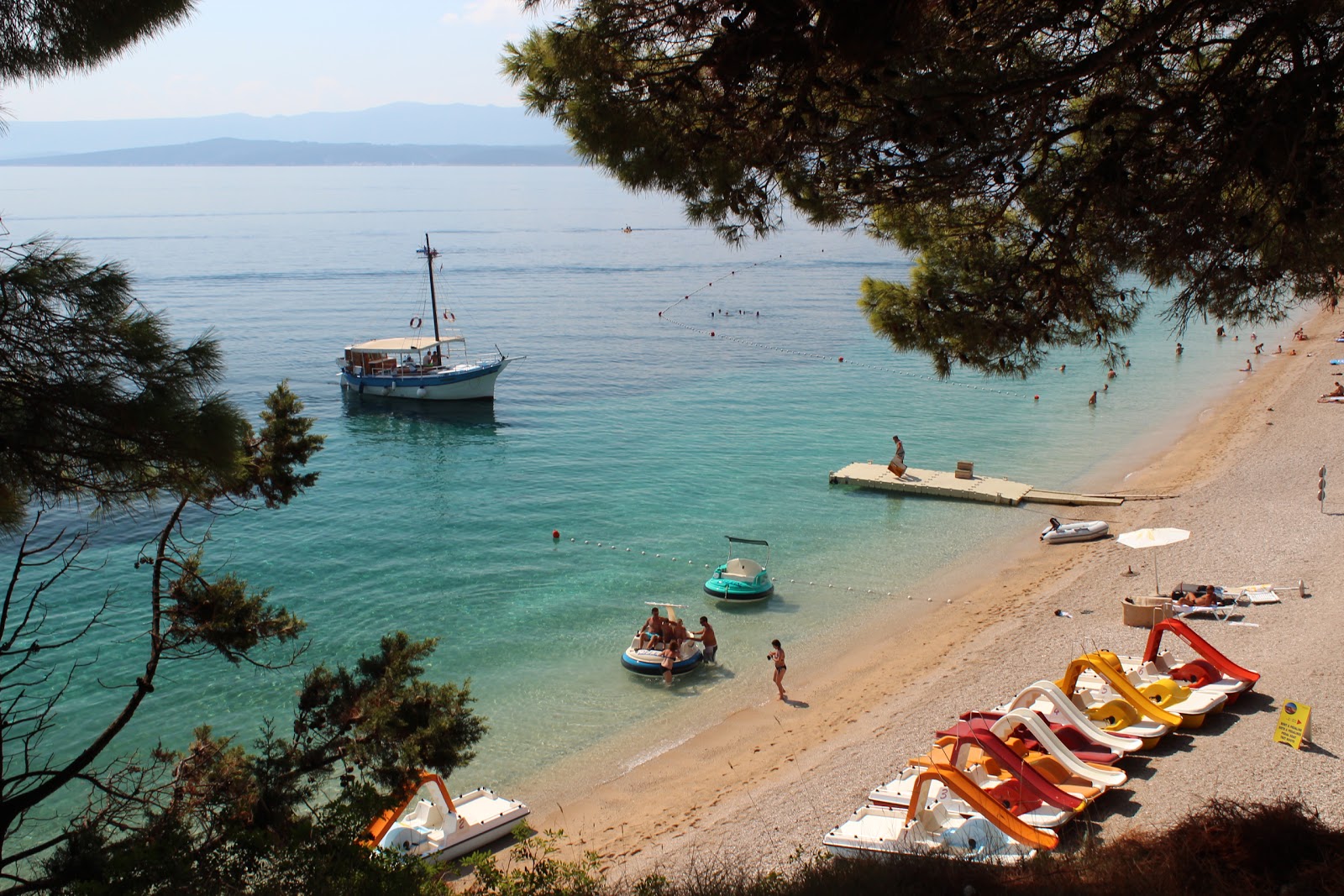 Foto von Potocine beach mit geräumige bucht