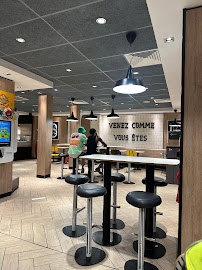 Atmosphère du Restauration rapide McDonald's Ornano à Paris - n°3