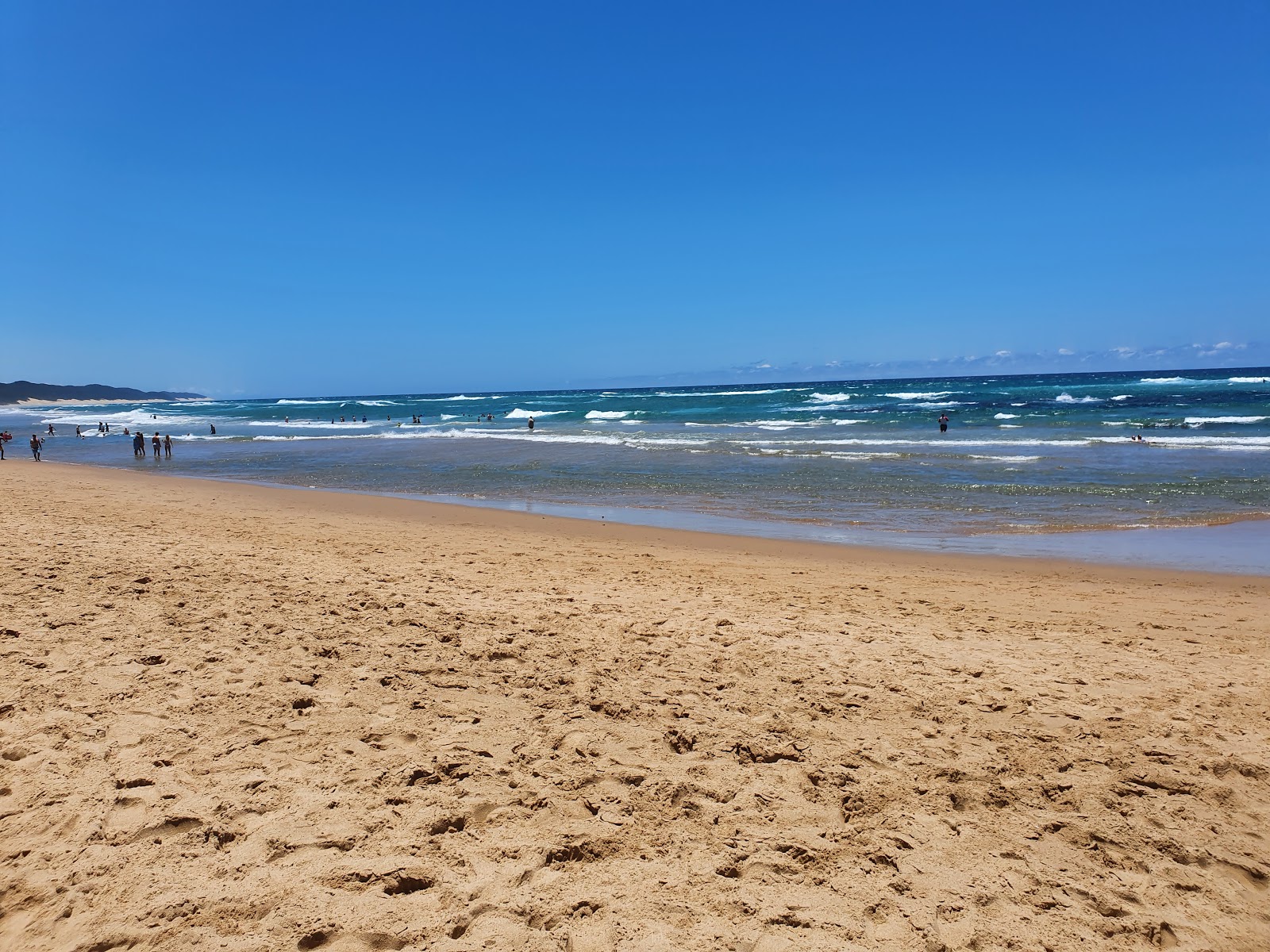 Foto de Cape Vidal beach con recta y larga