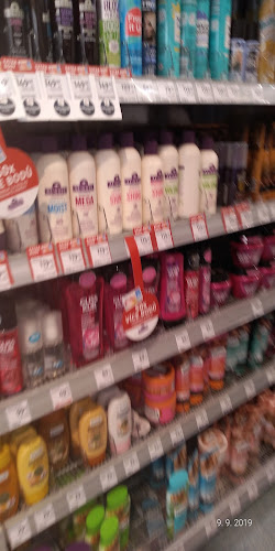 dm drogerie markt - Prodejna kosmetiky