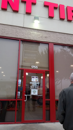 Tire Shop «Discount Tire Store - San Antonio, TX», reviews and photos, 1755 SW Loop 410, San Antonio, TX 78227, USA