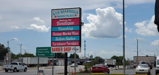 Tanning Salon «Modern Me Boutique & Tanning», reviews and photos, 414 Orange St, Auburndale, FL 33823, USA