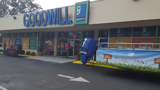 Thrift Store Goodwill Retail Store Donation Center Reviews And Photos