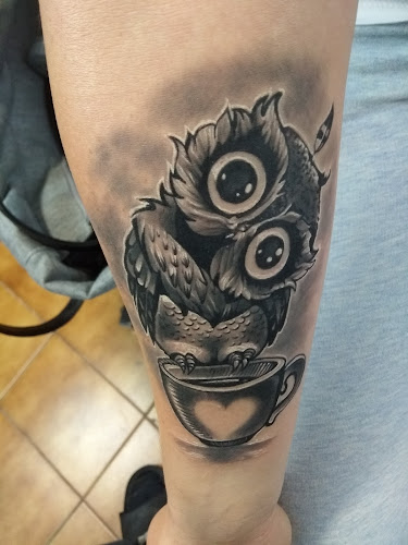 Opinii despre Qrucz Tattoo în Zalaegerszeg - Tetoválószalon