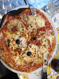 Plats et boissons du Pizzeria LE MARCHÉ AUX PIZZAS à L'Isle-sur-la-Sorgue - n°8