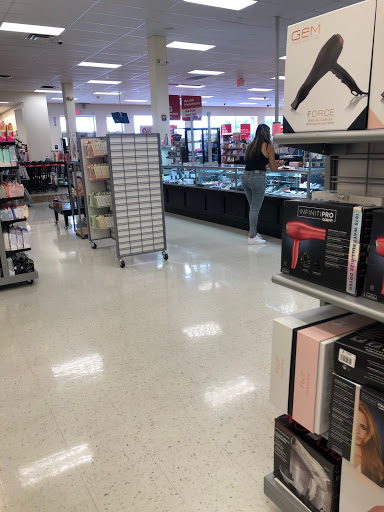 Department Store «T.J. Maxx», reviews and photos, 105 E Street Rd, Feasterville-Trevose, PA 19053, USA