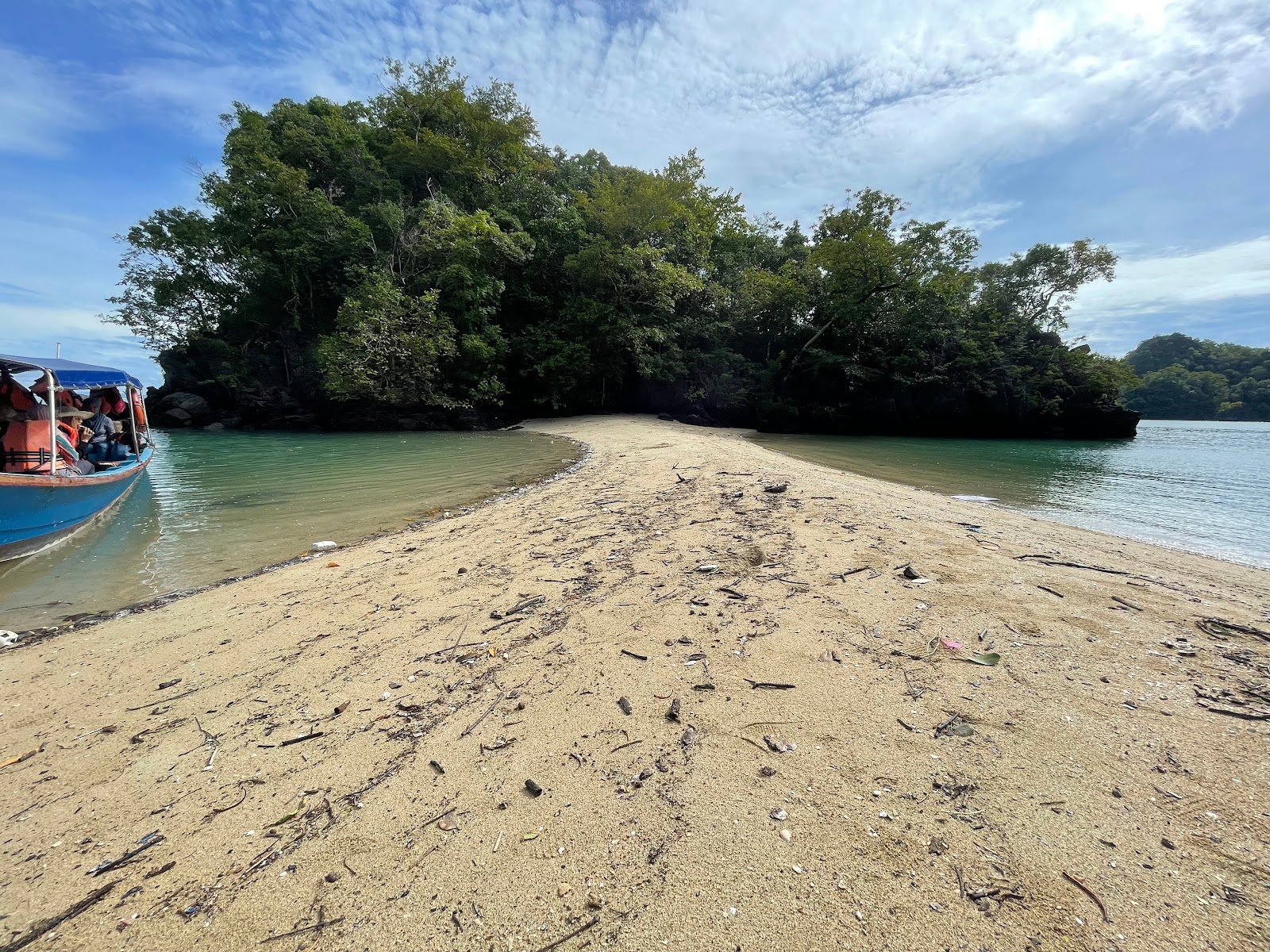 Fotografie cu Talam Dua Muka Beach cu nivelul de curățenie înalt