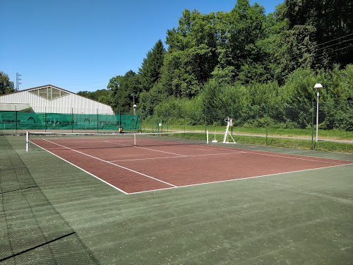 Courts de tennis extérieurs à Le Palais-sur-Vienne