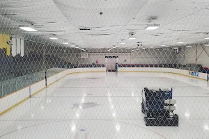 Bob MacQuarrie Recreation Complex – Orléans image