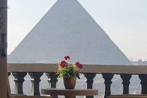 Hi Pyramids image