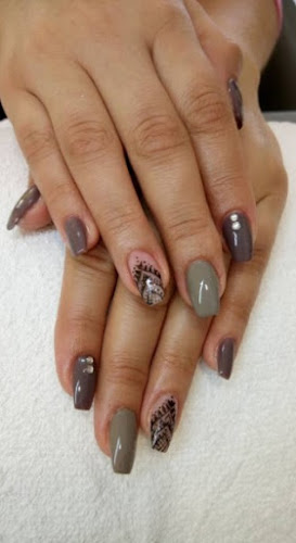 Comentarii opinii despre Elegance - Cabeleireiro & Estética