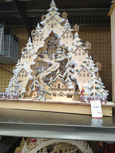 Home Goods Store «Tuesday Morning», reviews and photos, 2648 Tamiami Trail E, Naples, FL 34112, USA