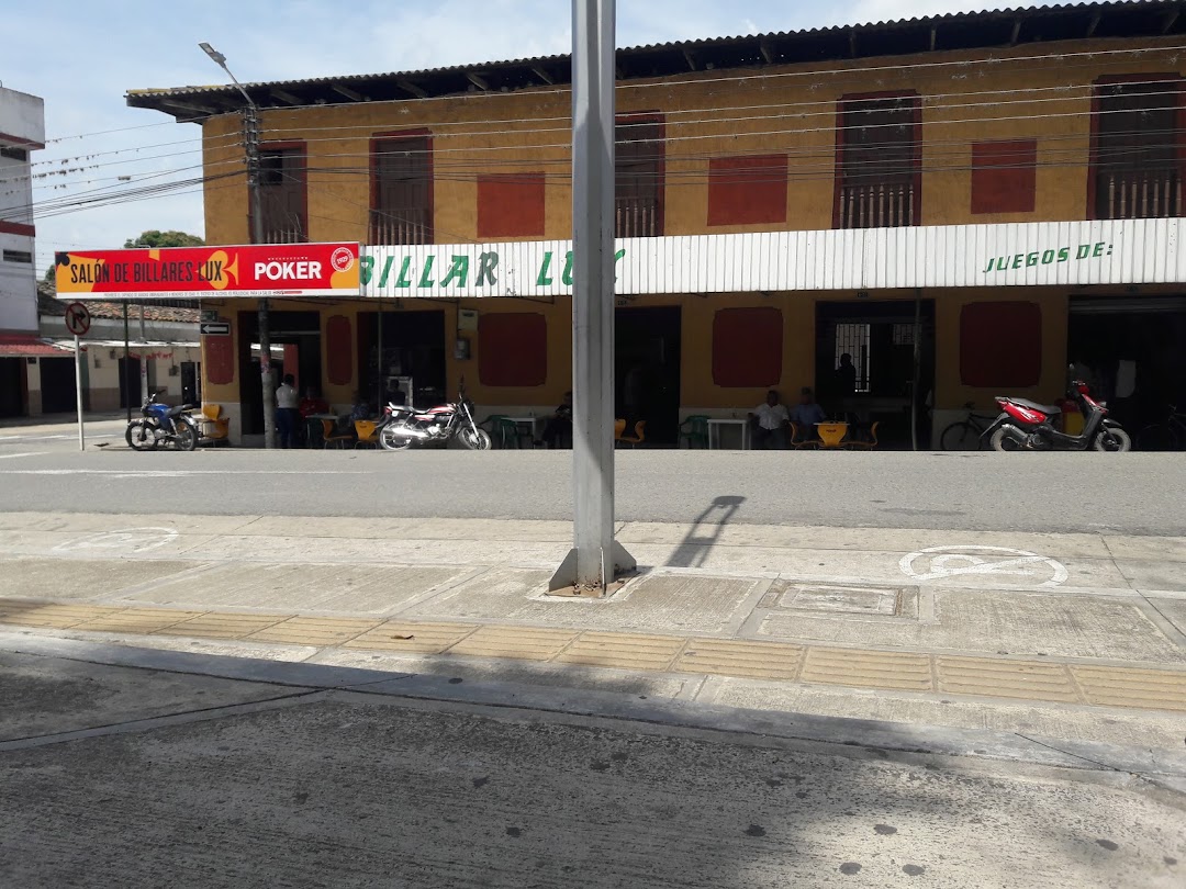 Salón De Billares Lux