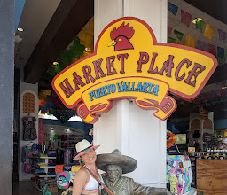 Plaza la fiesta photo