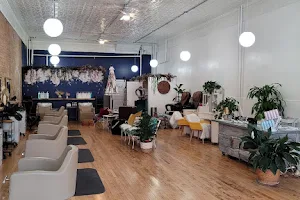 Astute Salon and Spa image