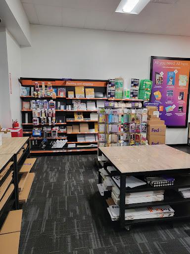 Print Shop «FedEx Office Print & Ship Center», reviews and photos, 4800 Jonestown Rd, Harrisburg, PA 17109, USA