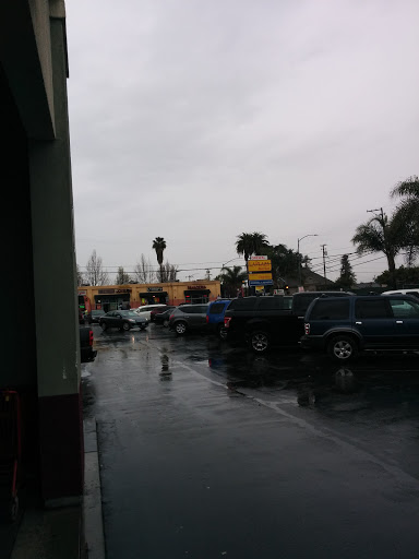 Grocery Store «La Plaza Market», reviews and photos, 515 McLaughlin Ave, San Jose, CA 95116, USA