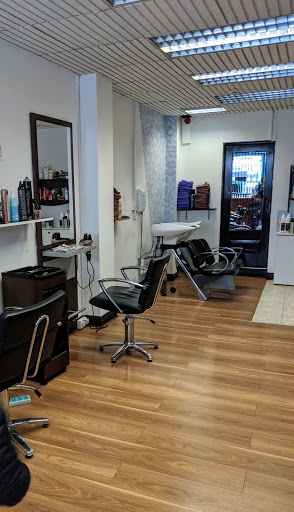 Scissor Hands Hairsalon in Waterford, Co. Waterford