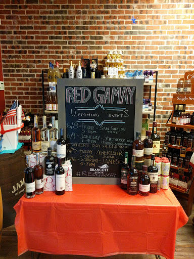 Wine Store «Red Gamay Wines & Liquors», reviews and photos, 45 Merrick Rd, Amityville, NY 11701, USA