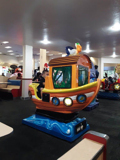 Shopping Mall «Evergreen Shopping Center», reviews and photos, 5015 Tacoma Mall Blvd, Tacoma, WA 98409, USA