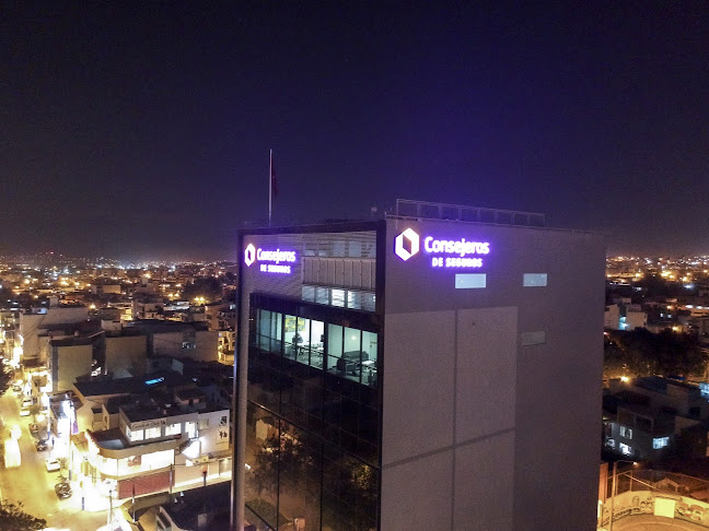 Av. Victor Andrés Belaunde 121, Yanahuara 04000, Perú