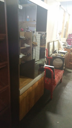 Shopping Mall «Flea Town USA», reviews and photos